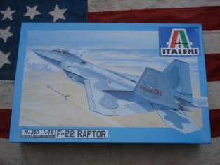 Italeri 850  F-22 RAPTOR